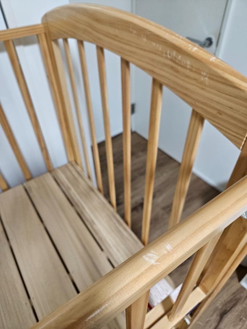 にこ　 カトージ ベビーベッド ハイポジション +マット + 敷きパッド