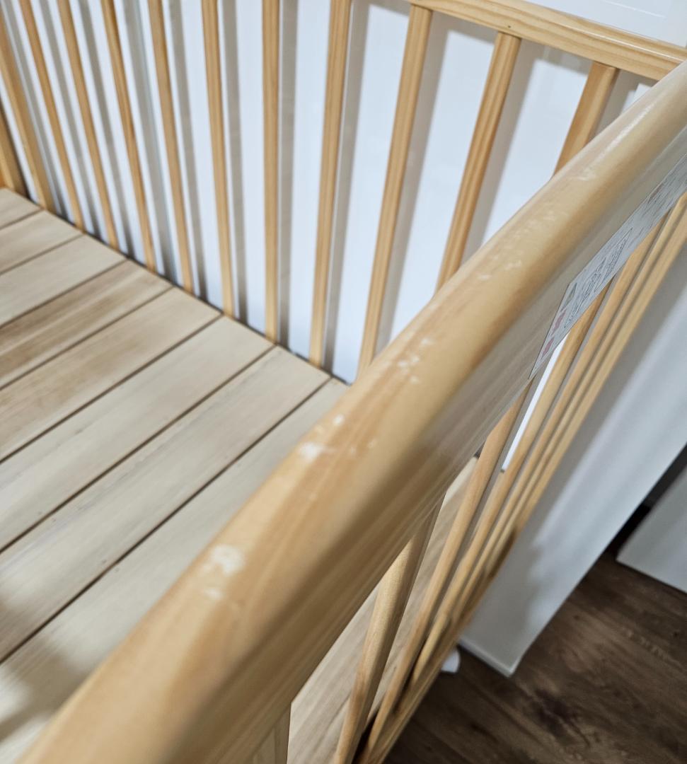 にこ　 カトージ ベビーベッド ハイポジション +マット + 敷きパッド