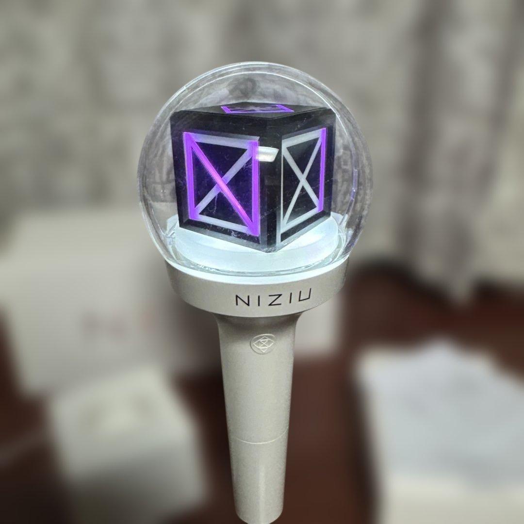 niziu ペンライト　箱、説明書あり