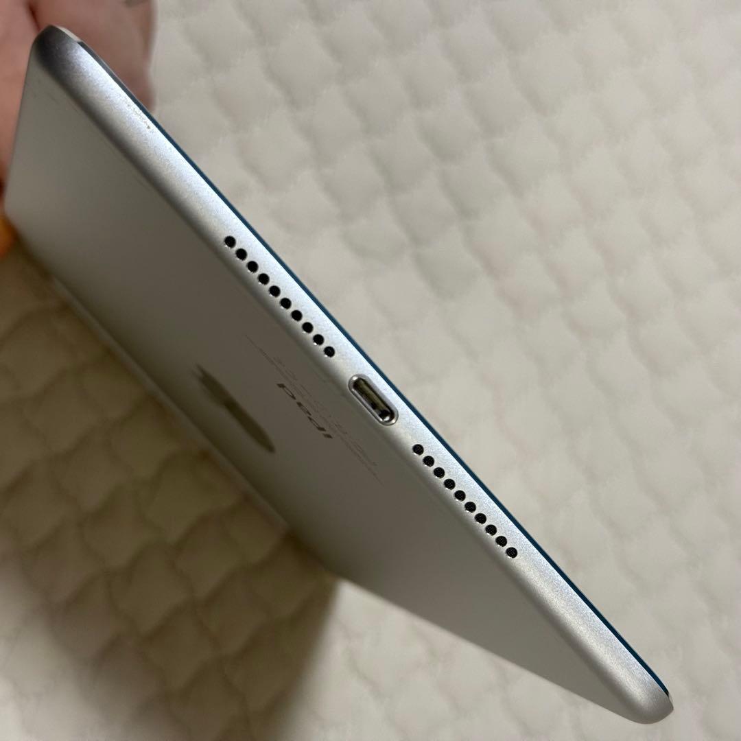 L*c様 iPad mini 4 128GB シルバー（docomo）本体のみ