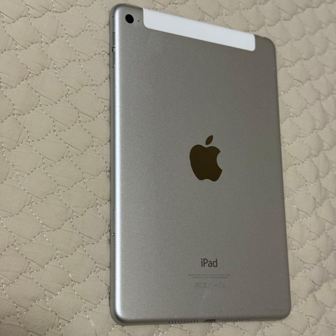 L*c様 iPad mini 4 128GB シルバー（docomo）本体のみ