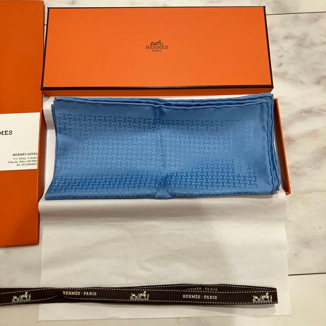 未使用品！　エルメス　HERMES ハンカチ　箱入り　紙袋付き