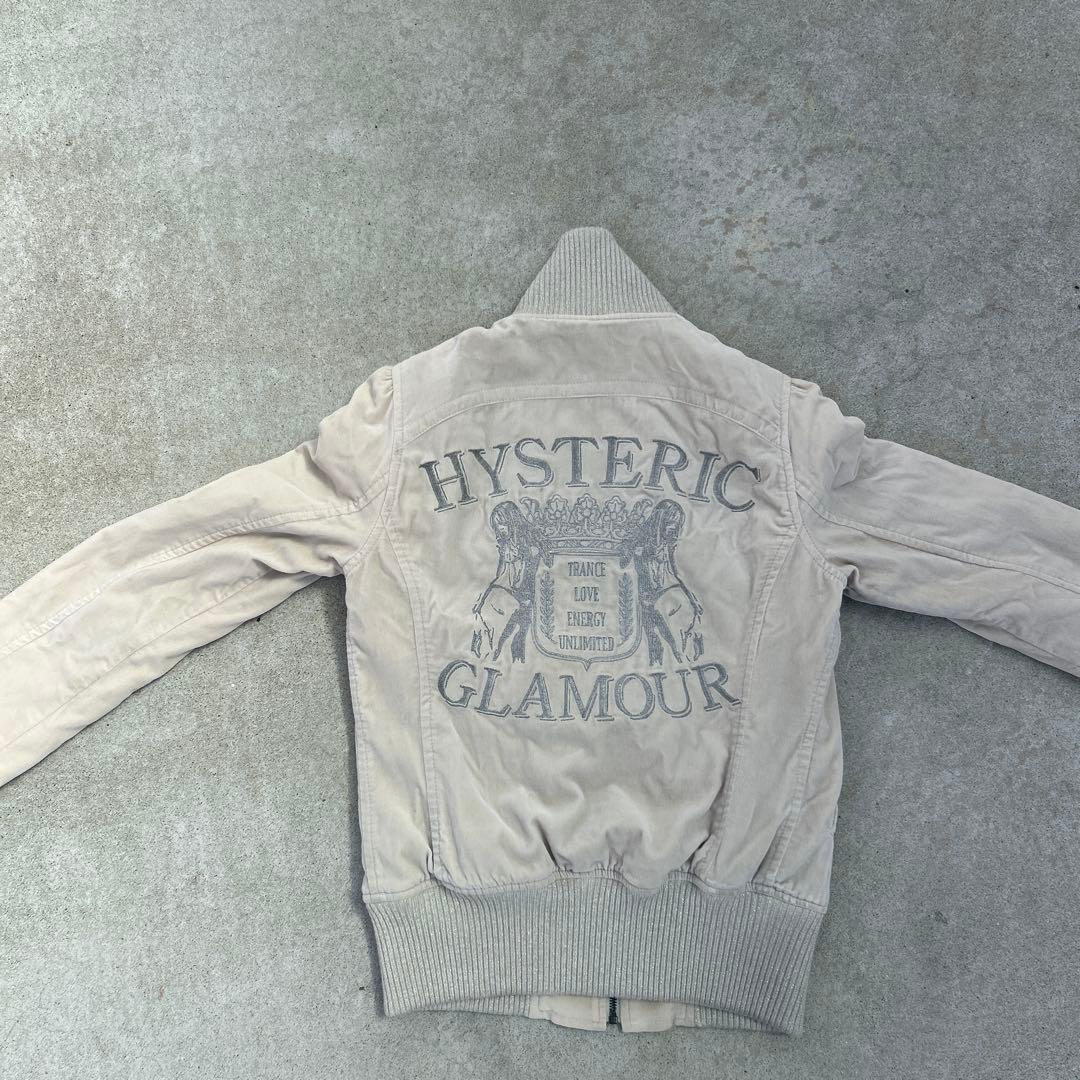 HYSTERIC GLAMOUR ベージュ スタジャンあおば着用