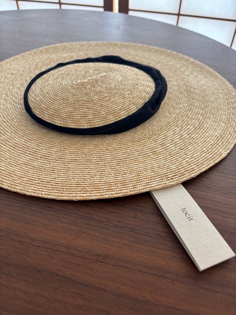 マドリガル　帽子