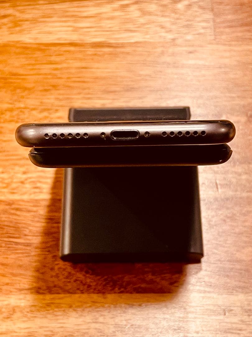 ①美品 Apple iPhone8 64GB ブラック SIMロック解除済み