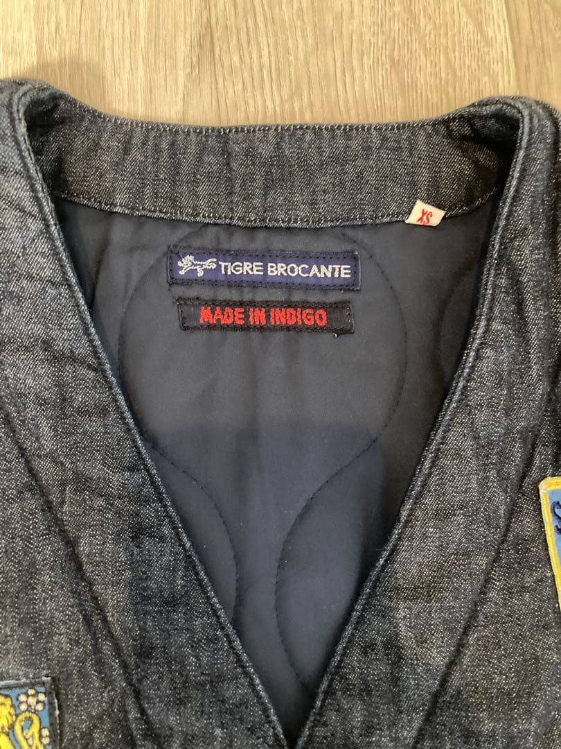 パッチ付きダークデニムカーディガン