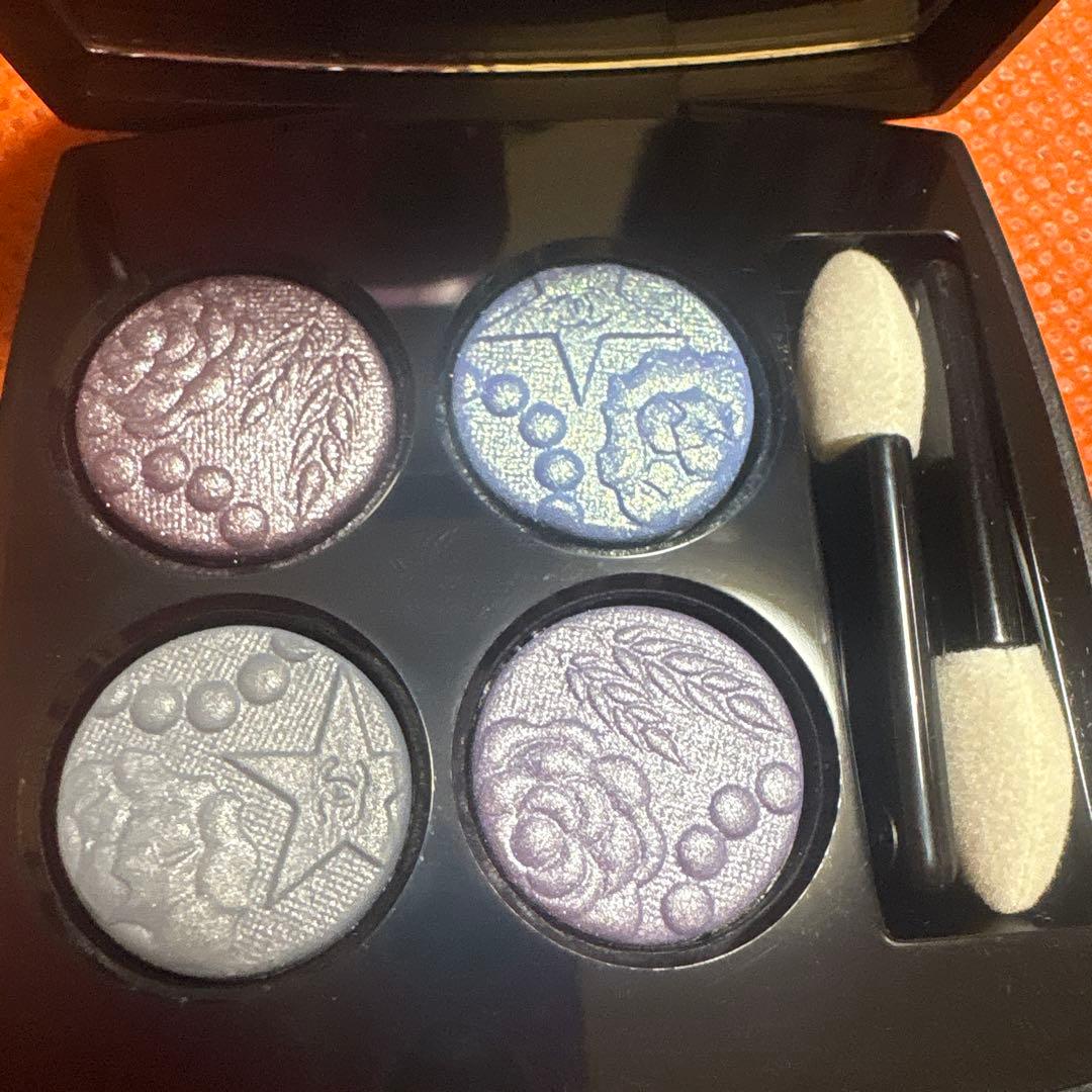 CHANELホリデー2025レキャトルオンブル397新品未使用品チャーム付き