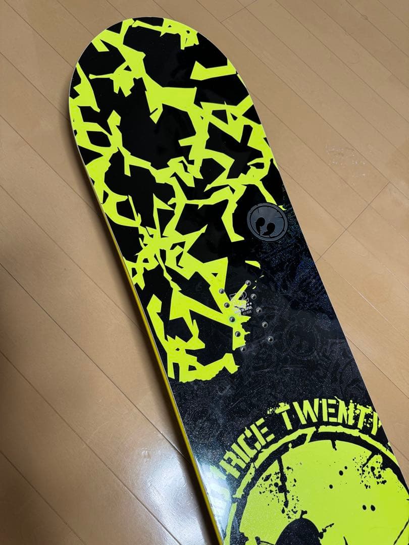 高反発◎ デザイン◎ グラトリ RICE28 RT9 152cm スノーボード板