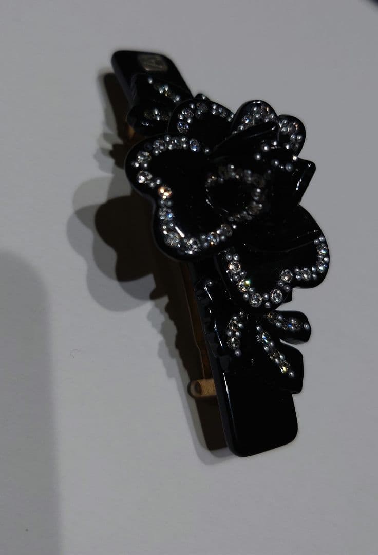 アレクサンドルドゥパリ リボン ラインストーン バレッタ ブラック