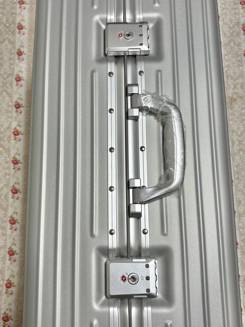 【新品未使用】 Libetee スーツケース Mサイズ マットシルバー
