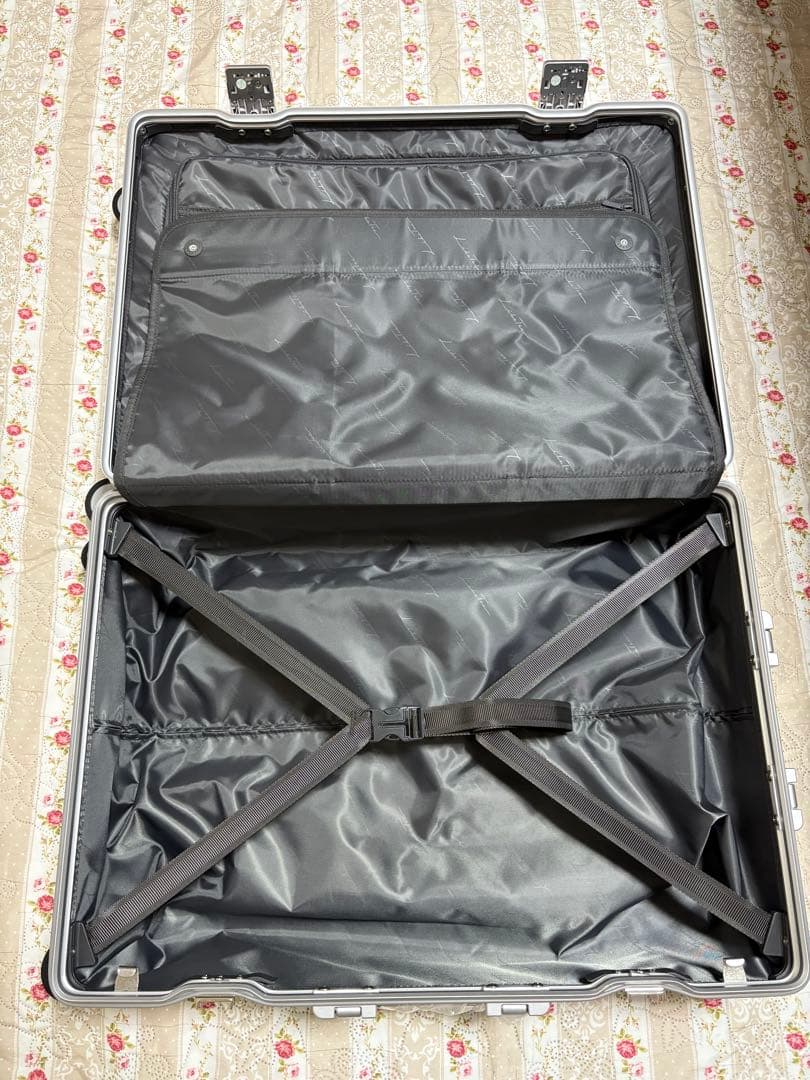 【新品未使用】 Libetee スーツケース Mサイズ マットシルバー
