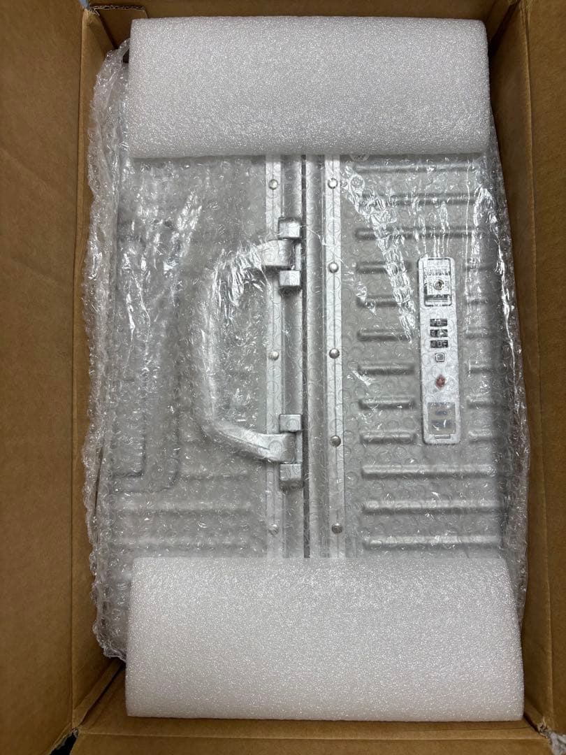 【新品未使用】 Libetee スーツケース Mサイズ マットシルバー