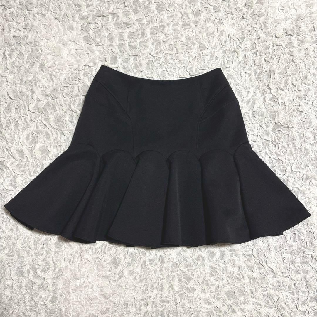 美品　フェティコ 5万円　立体 フリル ミニ スカート　黒　日本製　光沢　可愛い