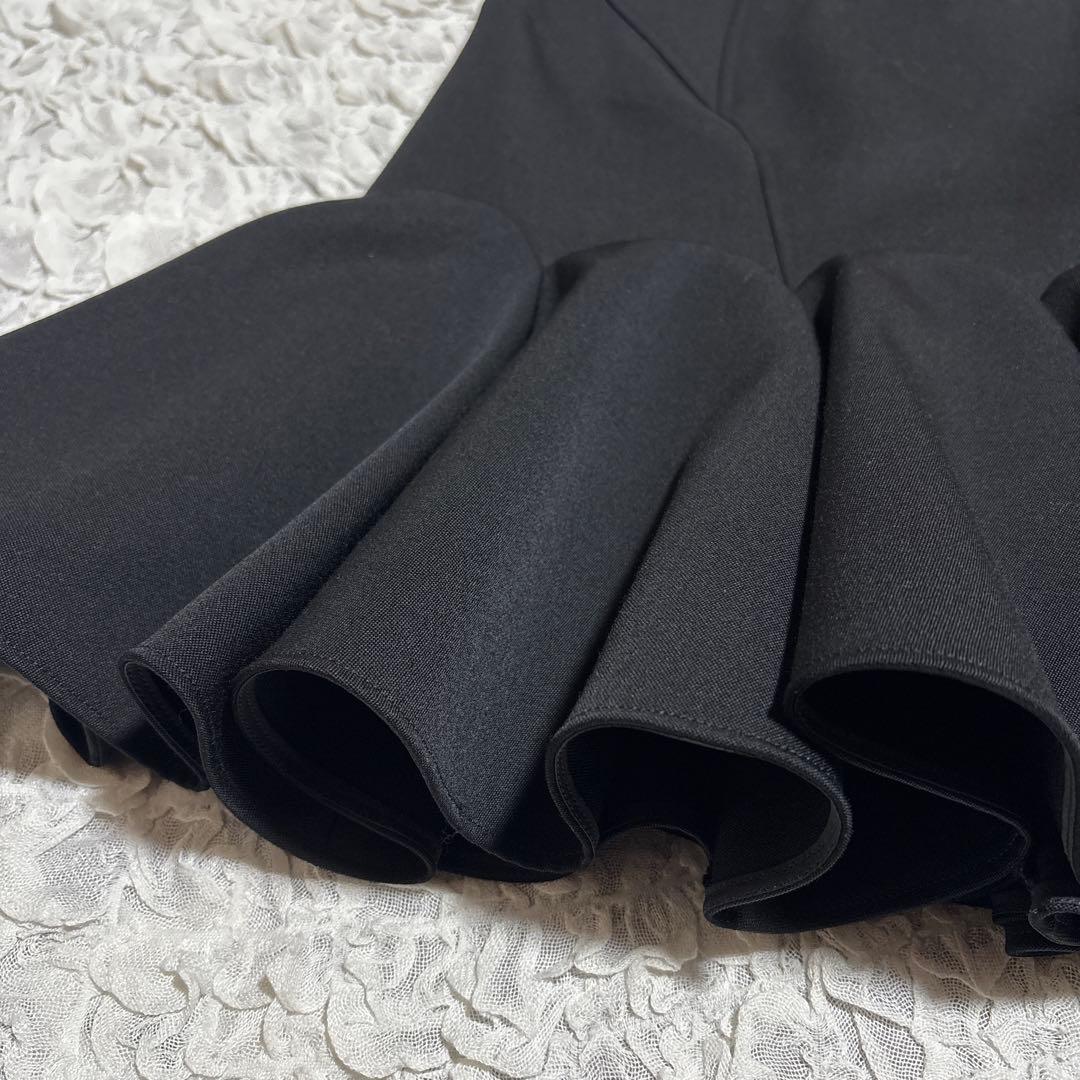美品　フェティコ 5万円　立体 フリル ミニ スカート　黒　日本製　光沢　可愛い