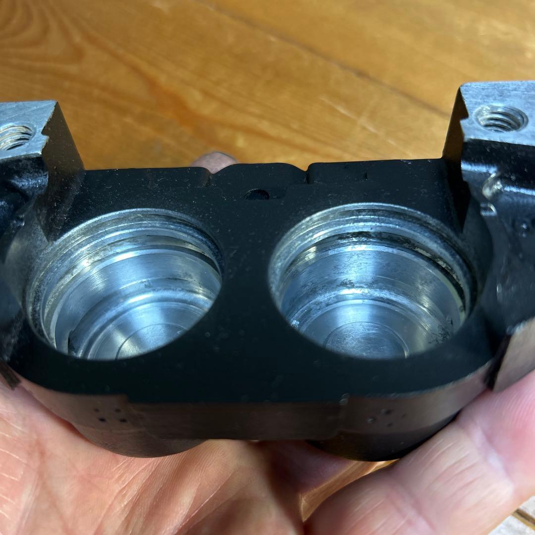 渡*鳥様 焼き付け塗装 キャリパーGPZ900R ZZR400/1100 ゼファ