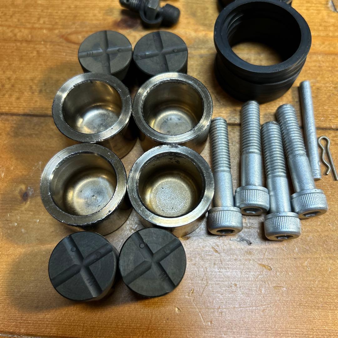 渡*鳥様 焼き付け塗装 キャリパーGPZ900R ZZR400/1100 ゼファ