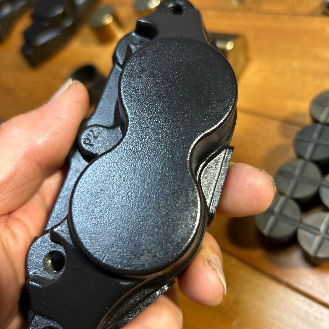 渡*鳥様 焼き付け塗装 キャリパーGPZ900R ZZR400/1100 ゼファ