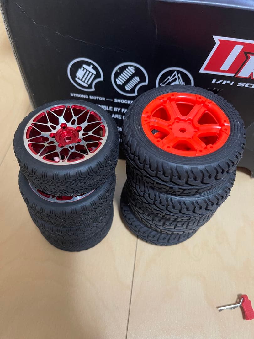 RCカー wltoys 144010と付属品 all in one