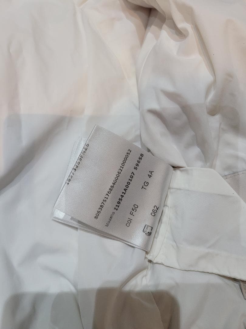 M*o様 MONCLER ピンク ロゴジャケット フード付き