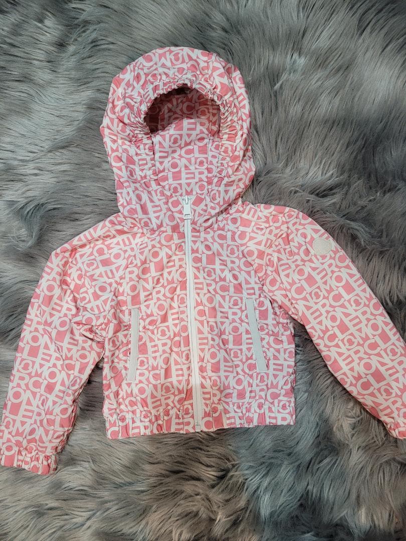 M*o様 MONCLER ピンク ロゴジャケット フード付き