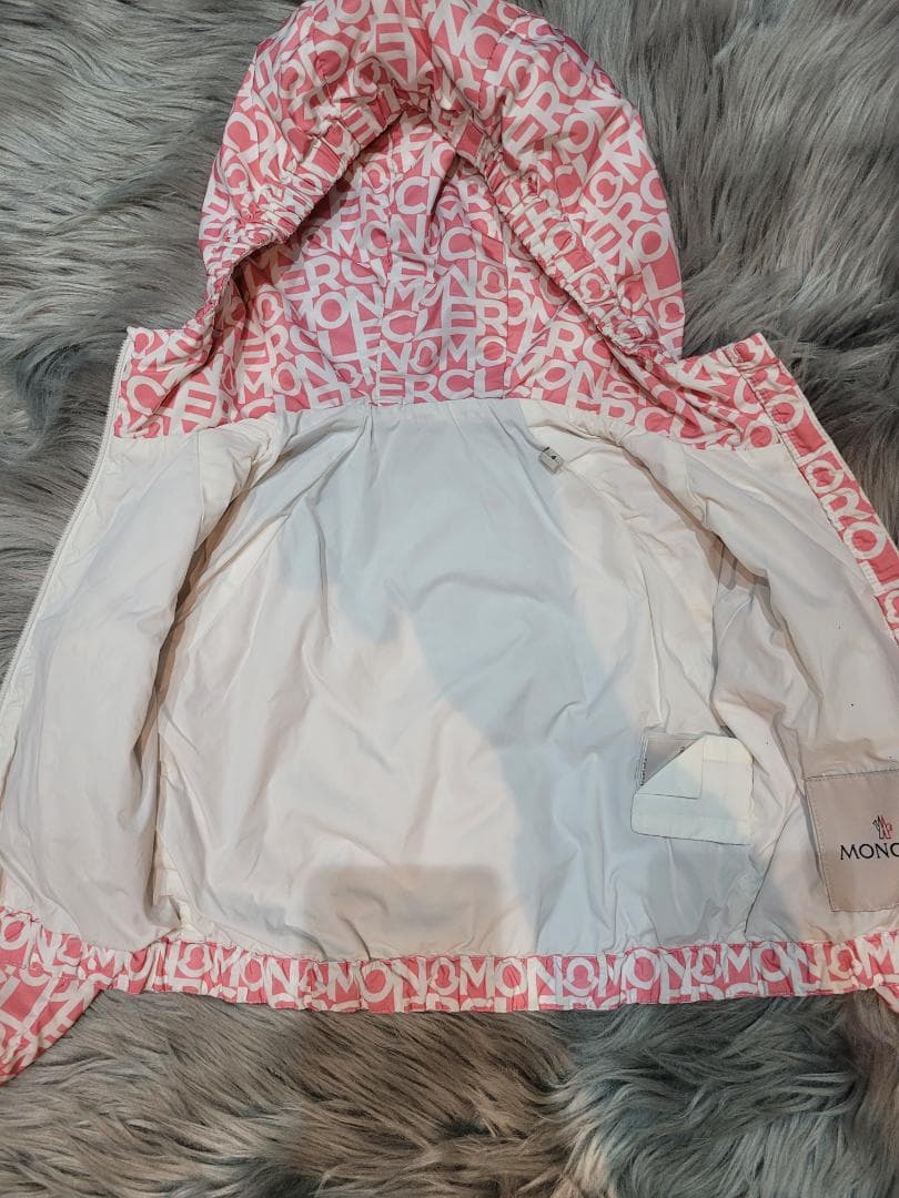 M*o様 MONCLER ピンク ロゴジャケット フード付き