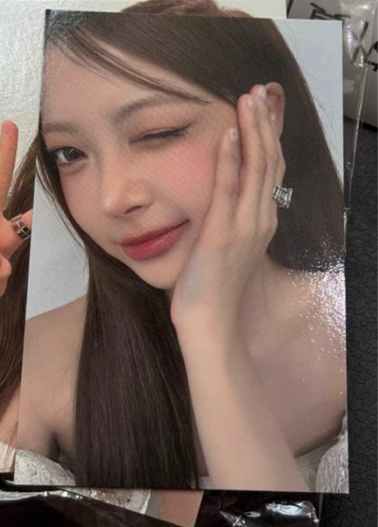 ルセラフィム ウンチェ 2025 ワルツ ライブ 香港 入場特典 トレカ