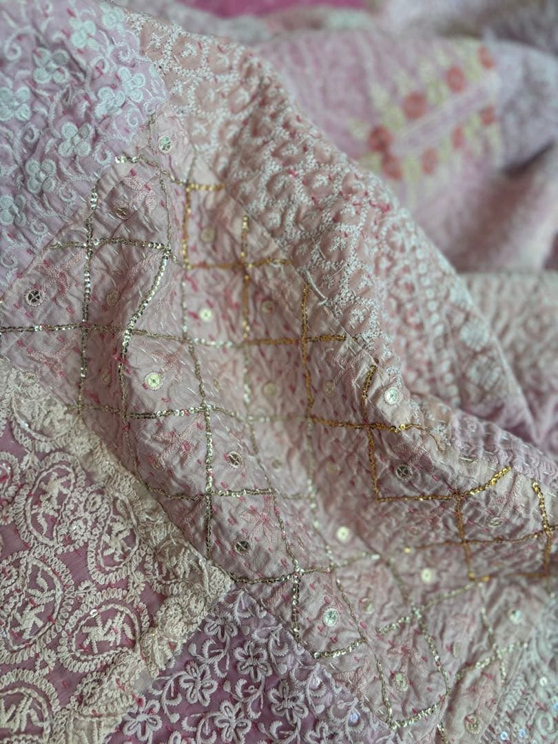 【淡いピンク】ラリーキルト　インド刺繍　カンタ ヴィンテージ　マルチカバー