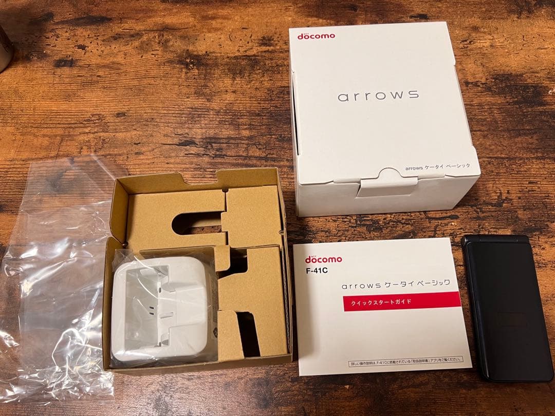 ヤ※ト様【良品】携帯電話　arrows ケータイベーシック　F-41C