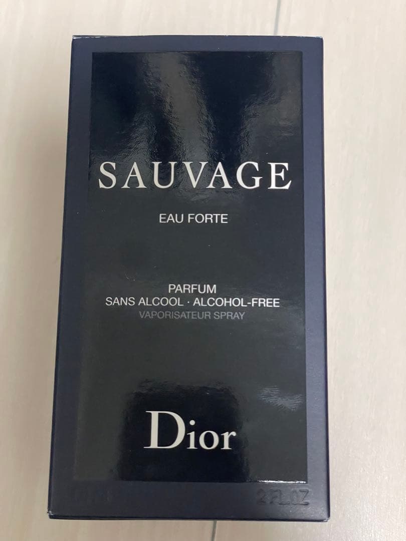 Dior SAUVAGE EAU FORTE 60ml パルファン