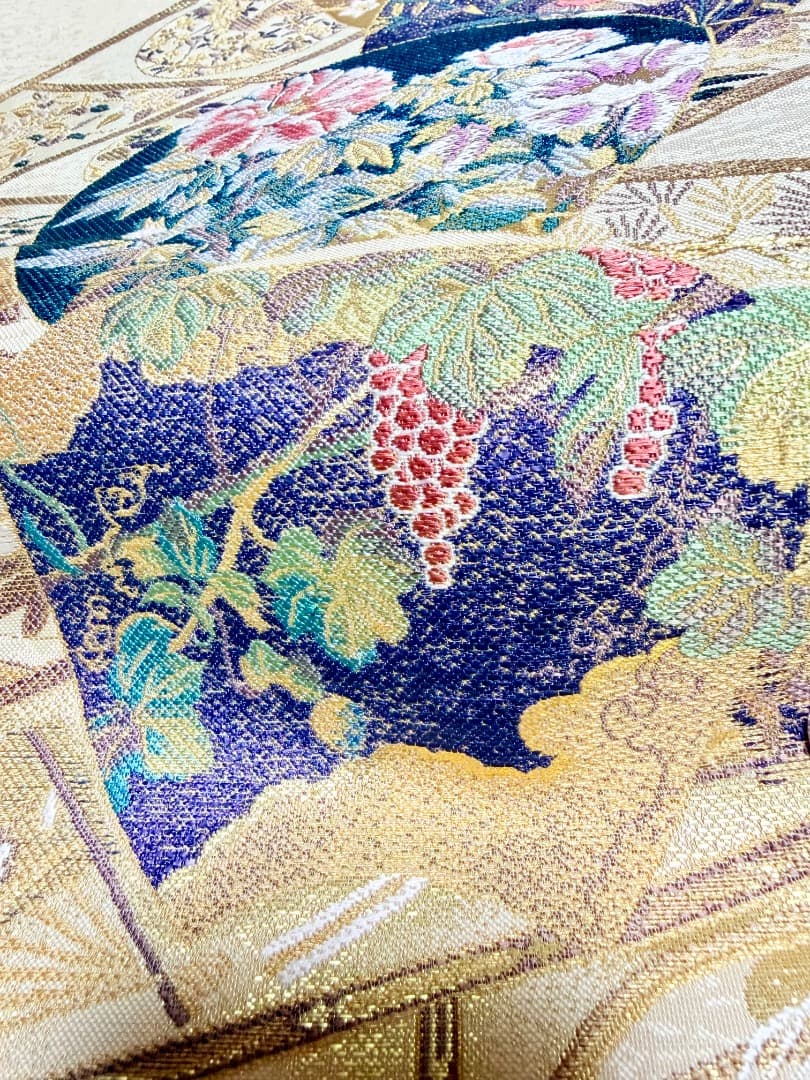 高級 袋帯 正絹 六通柄 美しいキモノ掲載品 ゴールド 訪問着 留袖 色無地