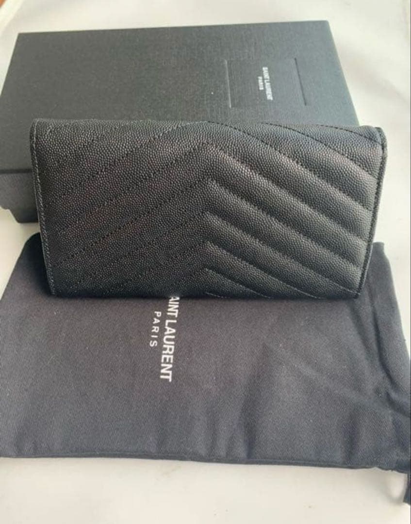 新品同様、ほぼ未使用、サンローラン 長財布 保存袋 箱あり