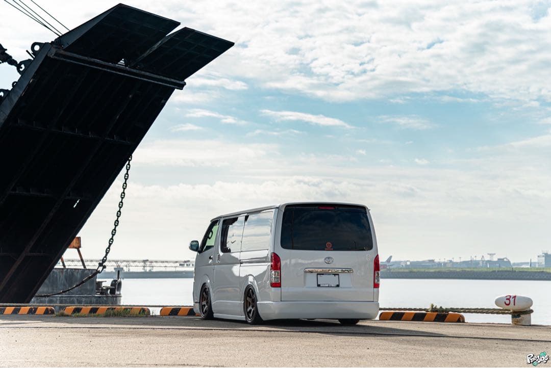 ハイエース200系サイドステップナロー標準　ワイド全年式対応