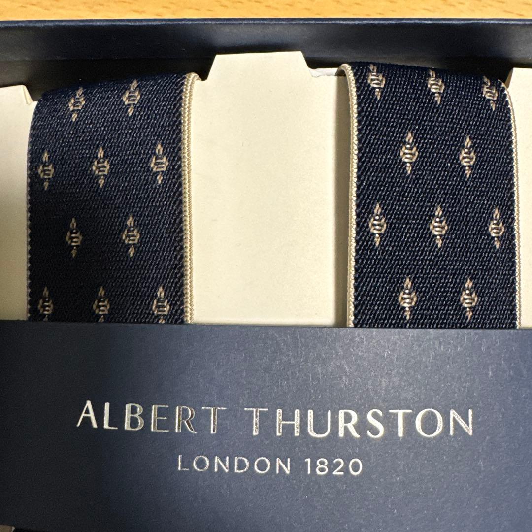 アルバートサーストン サスペンダー（ダークネイビー小紋柄）