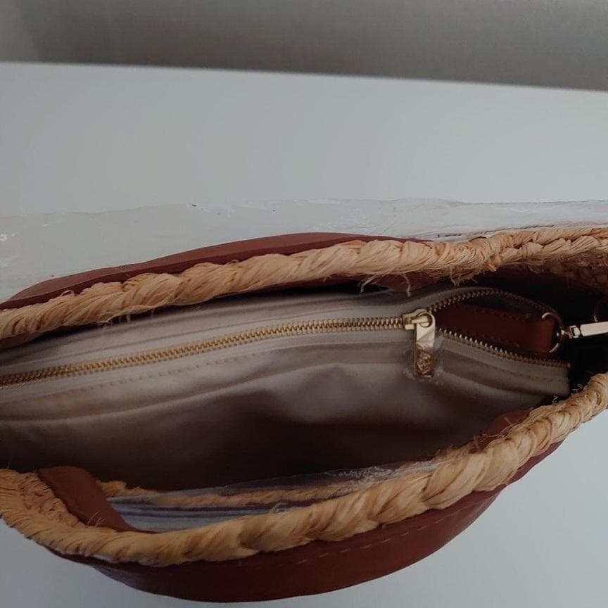 新品タグ付　　HELENKAMINSKI 2wayバック　高級　37,400円