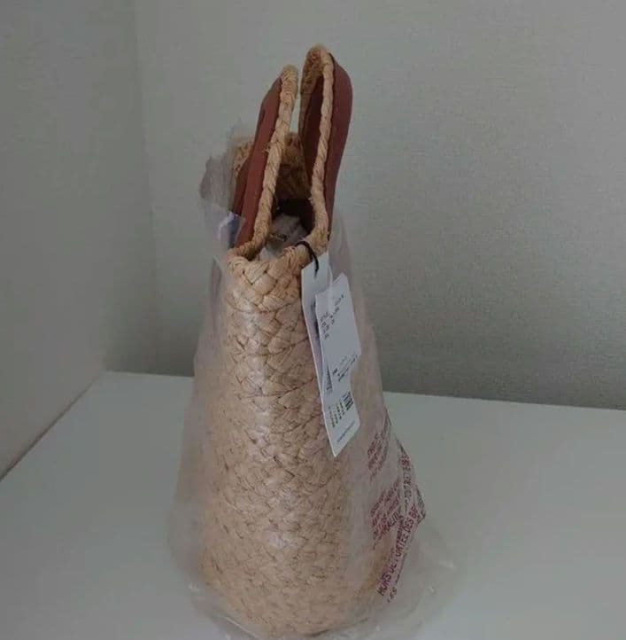 新品タグ付　　HELENKAMINSKI 2wayバック　高級　37,400円