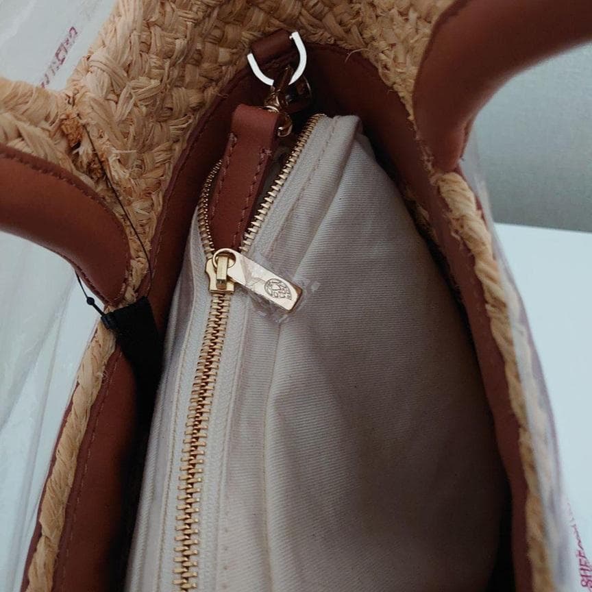 新品タグ付　　HELENKAMINSKI 2wayバック　高級　37,400円