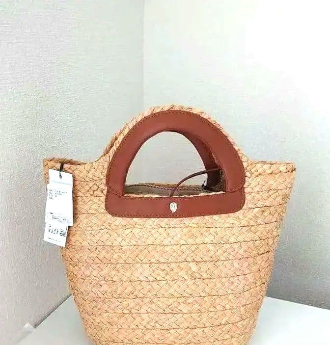 新品タグ付　　HELENKAMINSKI 2wayバック　高級　37,400円