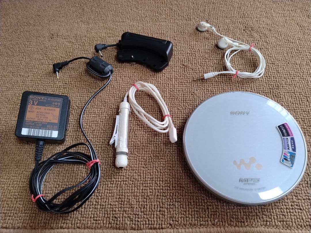 美品！SONY ソニー CDウォークマン D-NE730 MP3 ATRAC対応