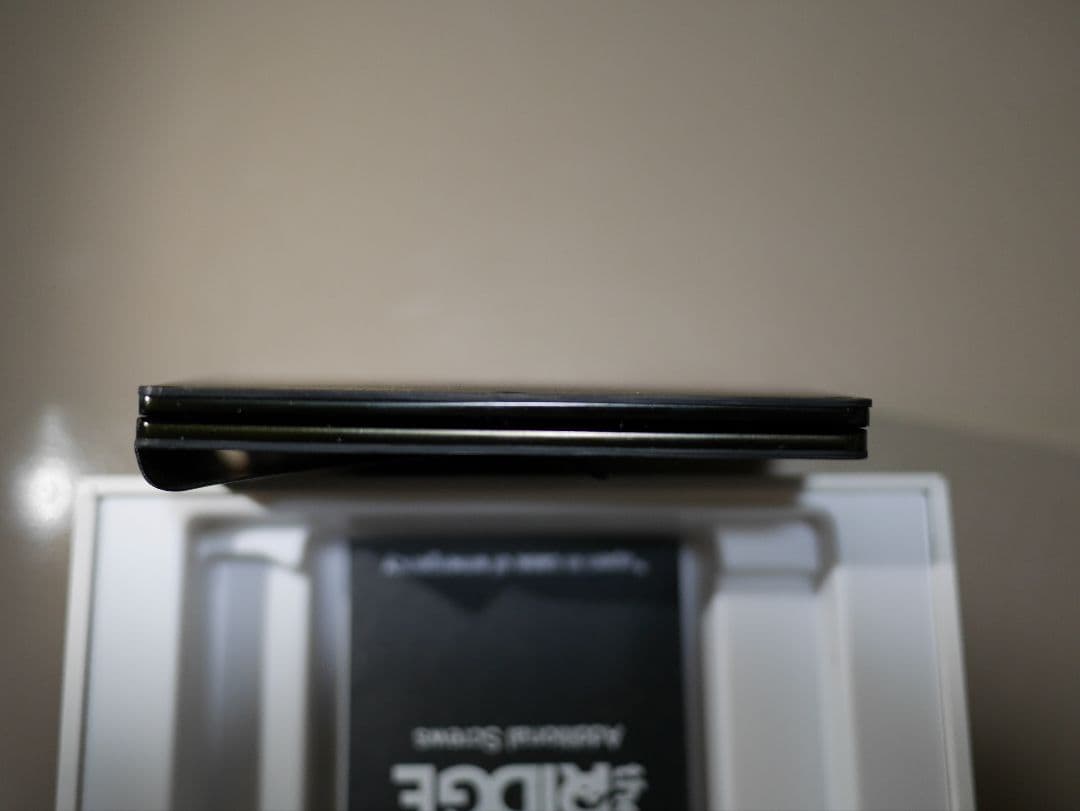 小物 The Ridge Forged Carbon Money Clip