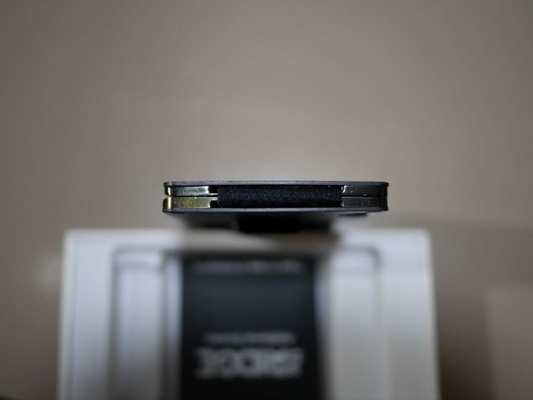 小物 The Ridge Forged Carbon Money Clip