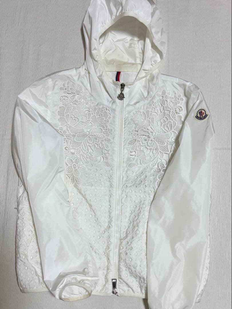 モンクレールレース切り替え ナイロンフーデットQRタグ付き正規品