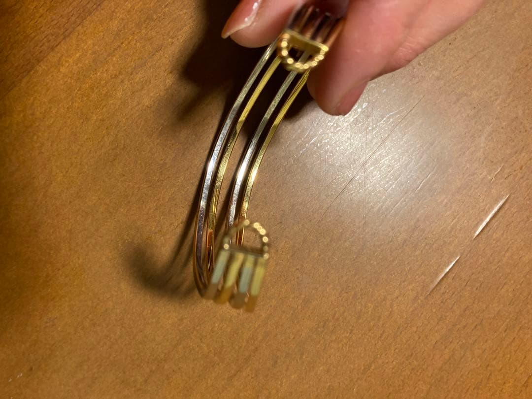 SV\18KYG トゥービーゴールドバングル