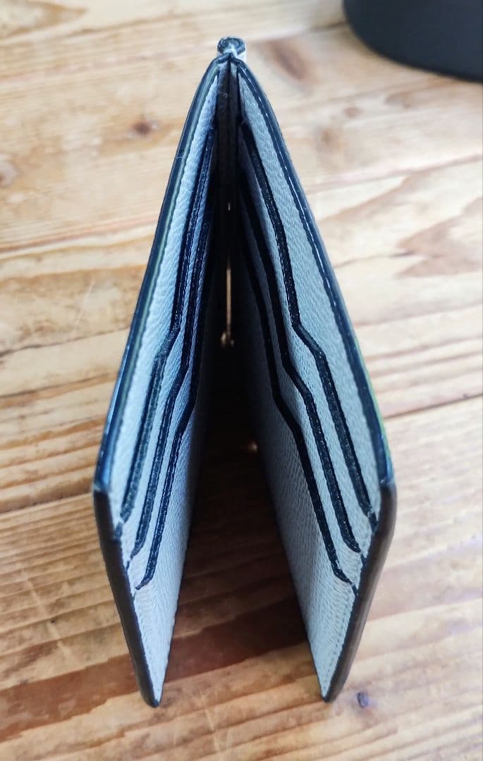 美品！Valextraヴァレクストラ マネークリップ 二つ折り財布