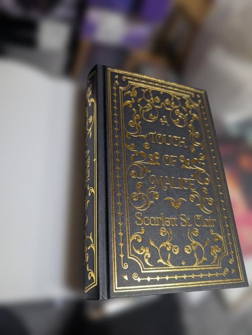 A Touch of Darkness 4巻セット Fairyloot