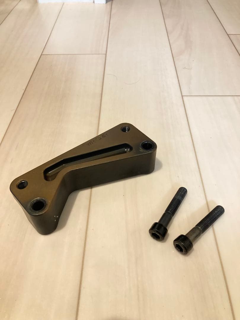 motoWR250R用キャリパーサポート