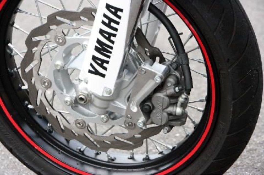 motoWR250R用キャリパーサポート