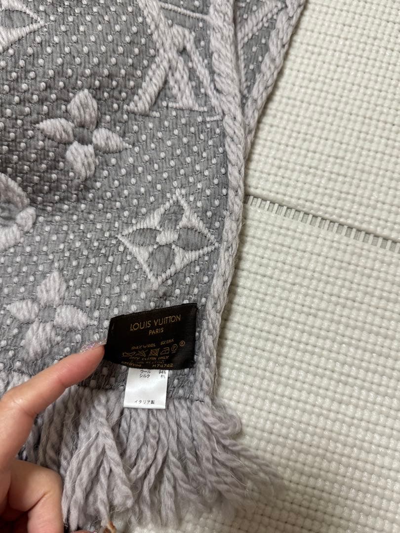 LOUIS VUITTON ルイヴィトン　エシャルプロゴマニアマフラー　グレー