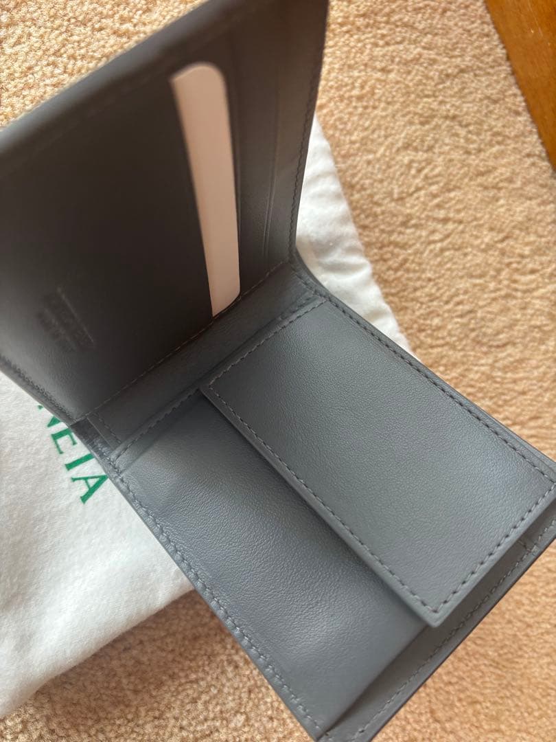 ボッテガヴェネタ/BOTTEGA VENETA 2つ折り財布 小銭入れ付　グレー