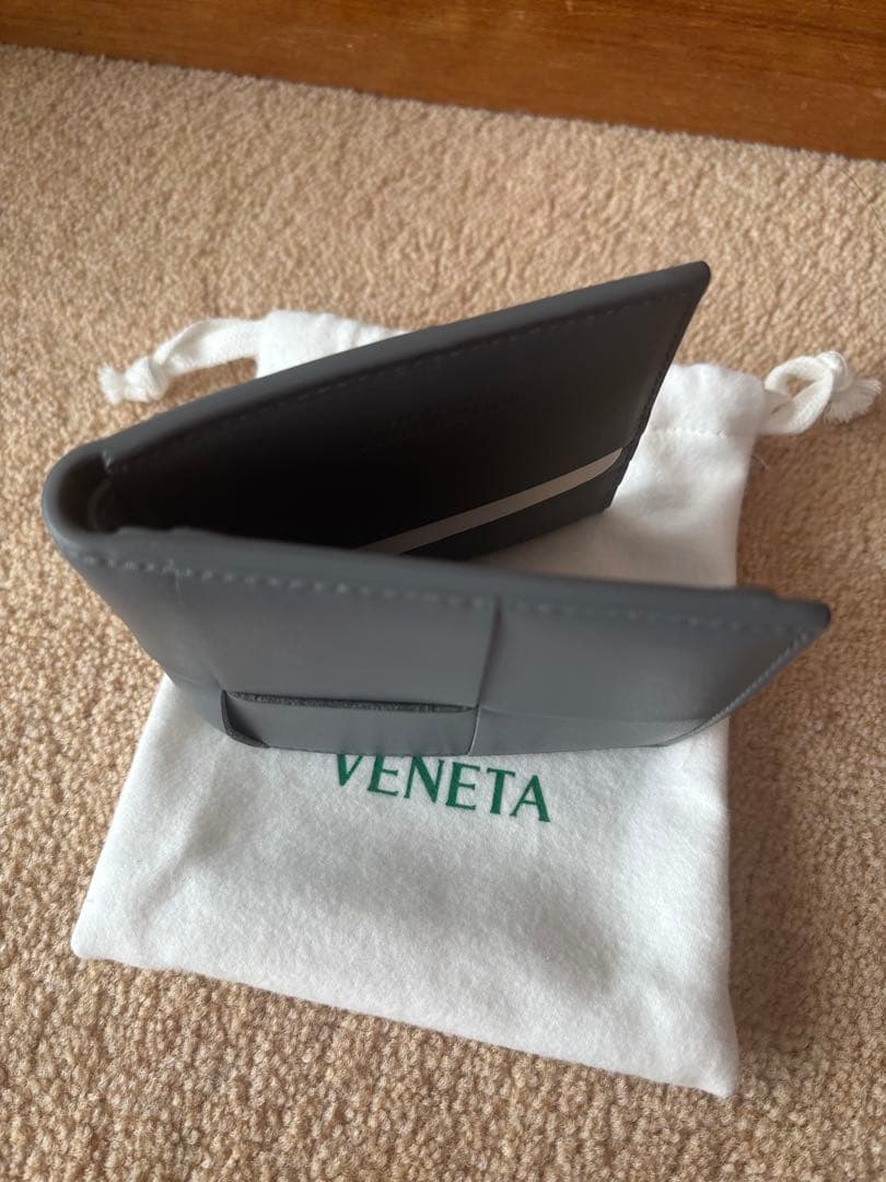 ボッテガヴェネタ/BOTTEGA VENETA 2つ折り財布 小銭入れ付　グレー