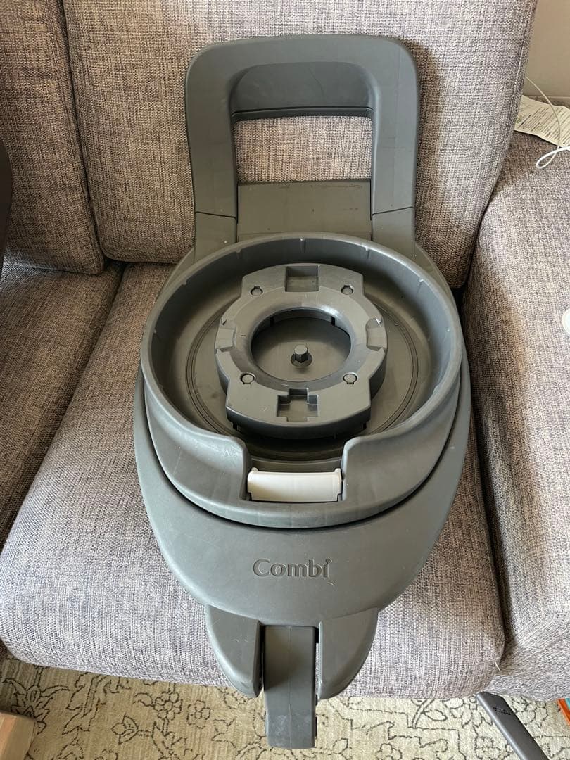 Combi 車用チャイルドシート グレー